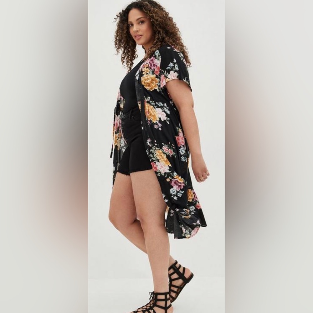 Torrid size 0 (12) NWOT. Tie Waist Kimono - Crepe Floral Black